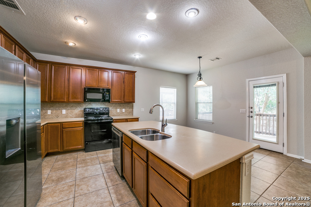 Listing photo id 7 for 25547 Veining