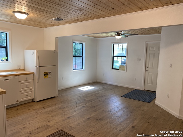 Image 6 of 15 For 202 Cottage