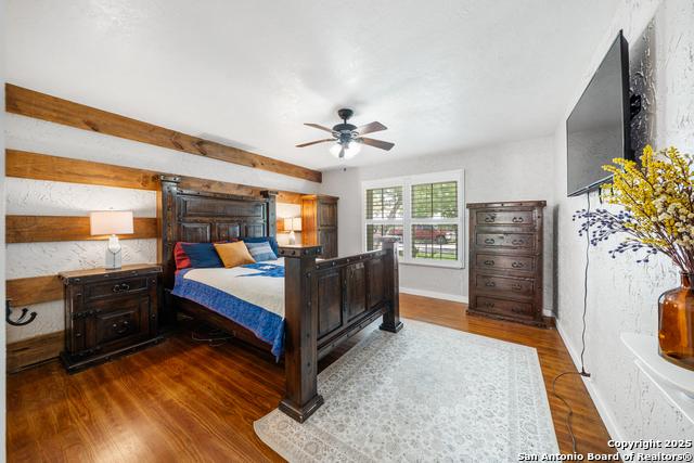 Image 21 of 37 For 908 29th  