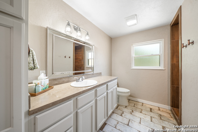 Image 22 of 37 For 908 29th  