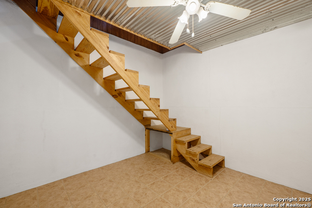 Image 24 of 37 For 908 29th  