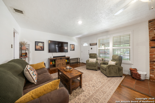 Image 7 of 37 For 908 29th  