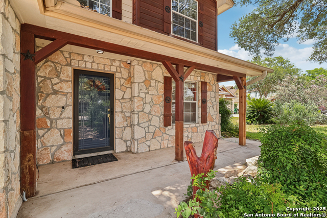 Image 3 of 40 For 8919 Veranda Ct