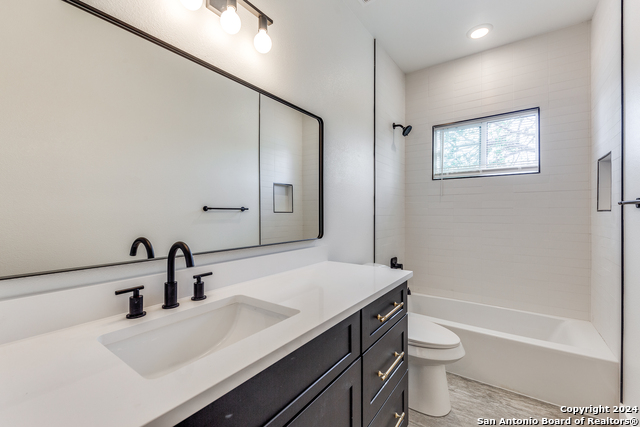 Image 14 of 17 For 207 Gravel St  101