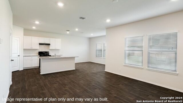Image 5 of 33 For 707 Bellamy Dr