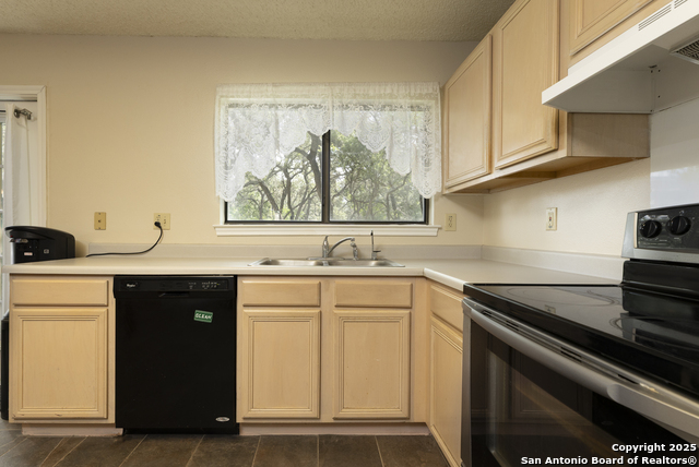 Listing photo id 8 for 8922 Rue De Lis
