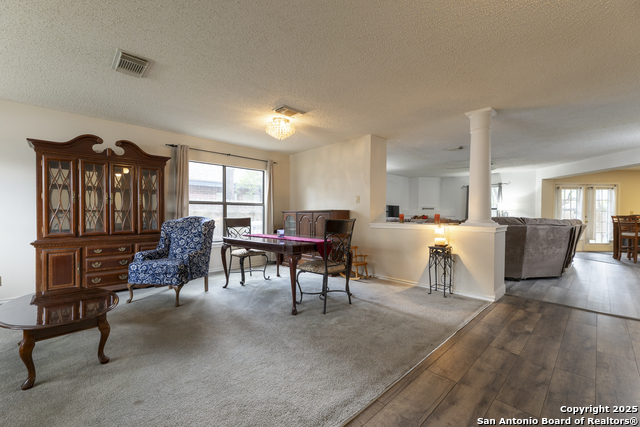 Listing photo id 11 for 8922 Rue De Lis