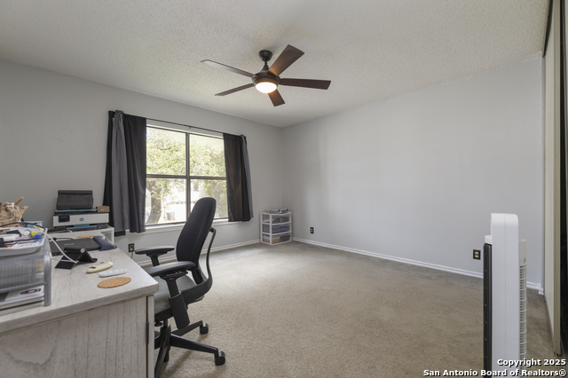 Listing photo id 16 for 8922 Rue De Lis