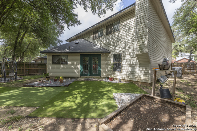 Listing photo id 22 for 8922 Rue De Lis