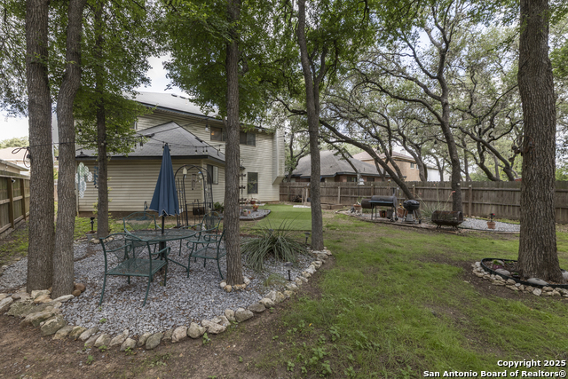 Listing photo id 24 for 8922 Rue De Lis