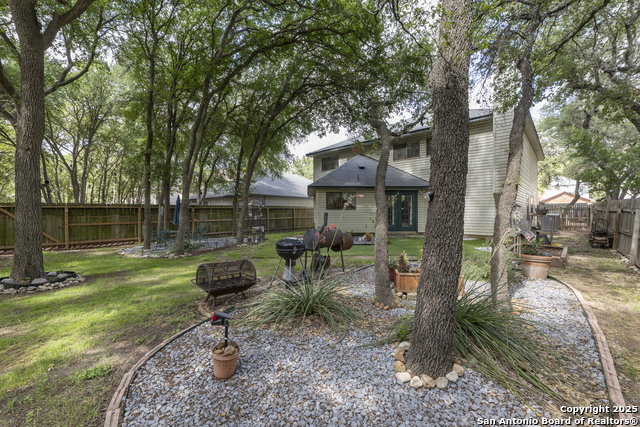 Listing photo id 25 for 8922 Rue De Lis