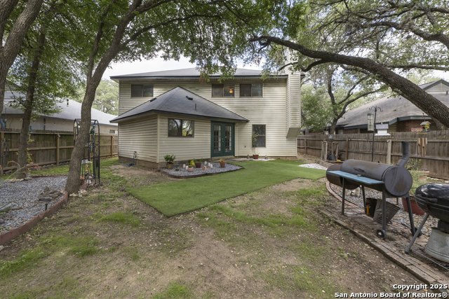 Listing photo id 26 for 8922 Rue De Lis