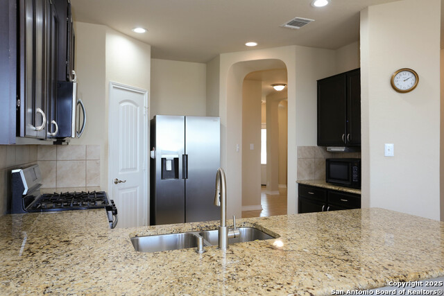 Listing photo id 8 for 508 Saltlick Way