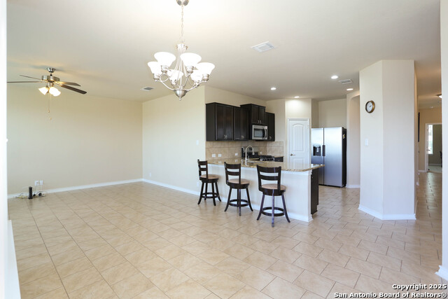 Listing photo id 3 for 508 Saltlick Way