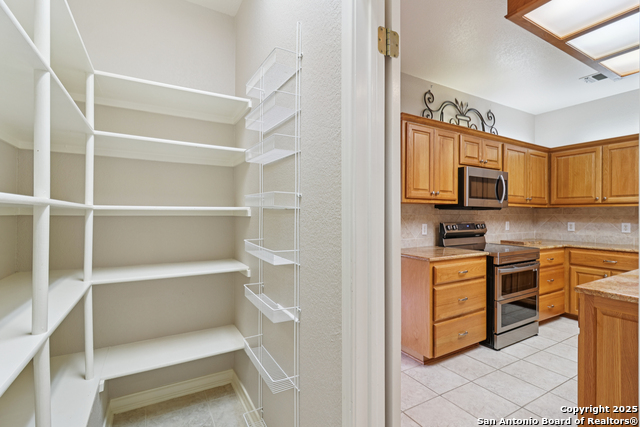 Listing photo id 15 for 127 Sunflower Ln