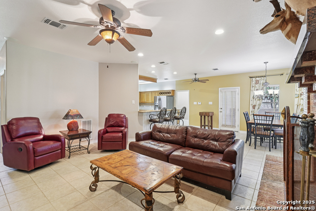 Listing photo id 4 for 127 Sunflower Ln