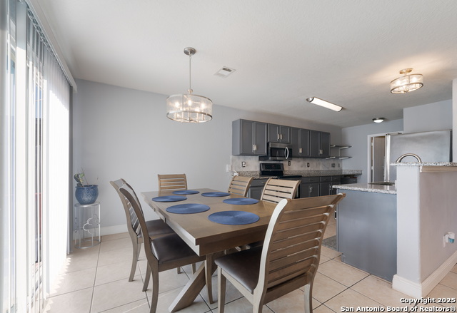 Listing photo id 9 for 4742 Lyndys Farm