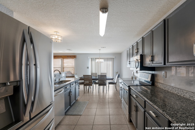Listing photo id 12 for 4742 Lyndys Farm
