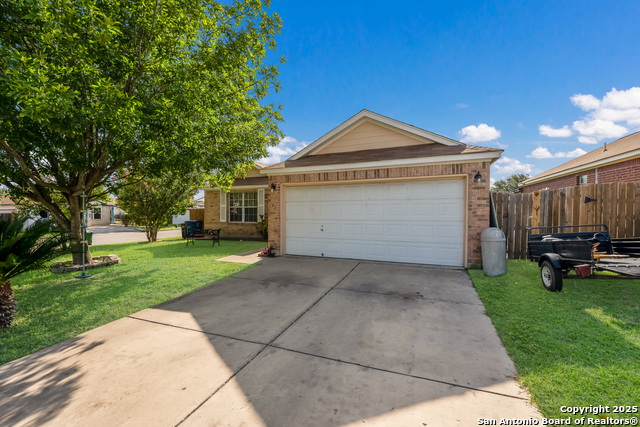 Listing photo id 0 for 4742 Lyndys Farm