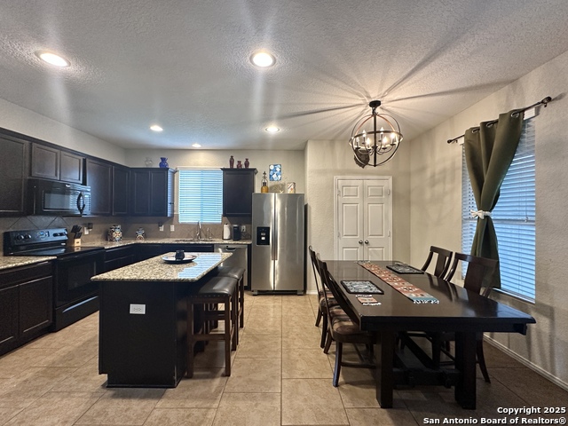 Listing photo id 10 for 8842 Silver City
