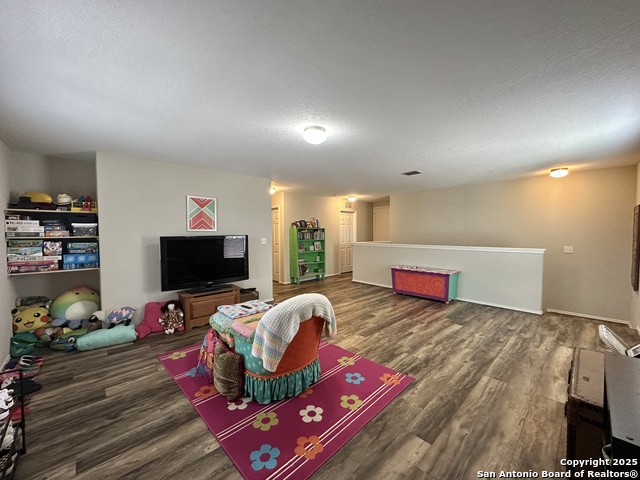 Listing photo id 13 for 8842 Silver City