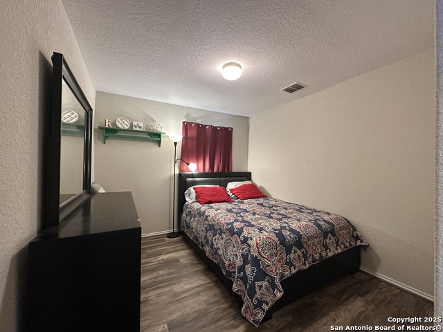 Listing photo id 18 for 8842 Silver City