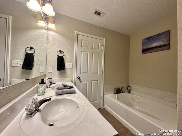 Listing photo id 20 for 8842 Silver City