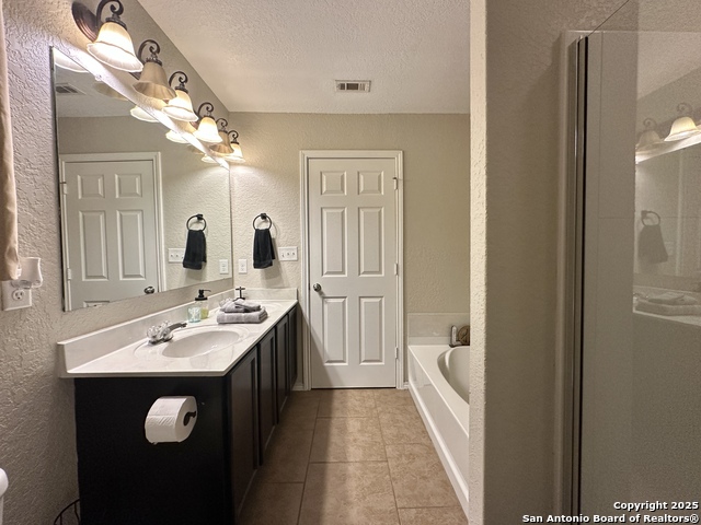 Listing photo id 22 for 8842 Silver City