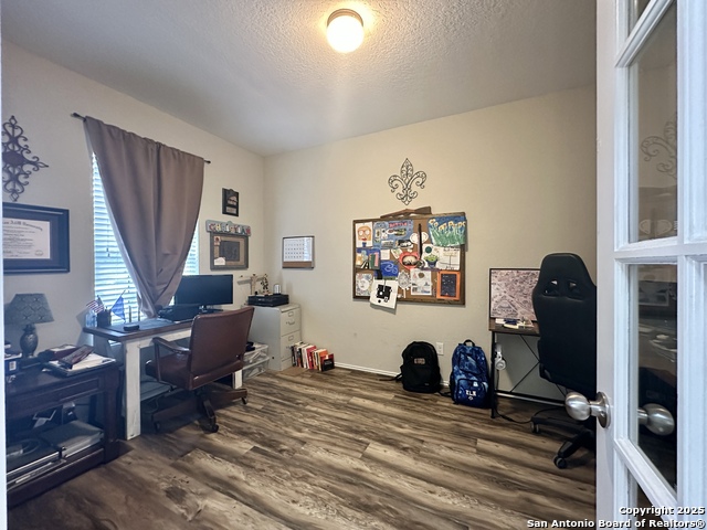 Listing photo id 2 for 8842 Silver City