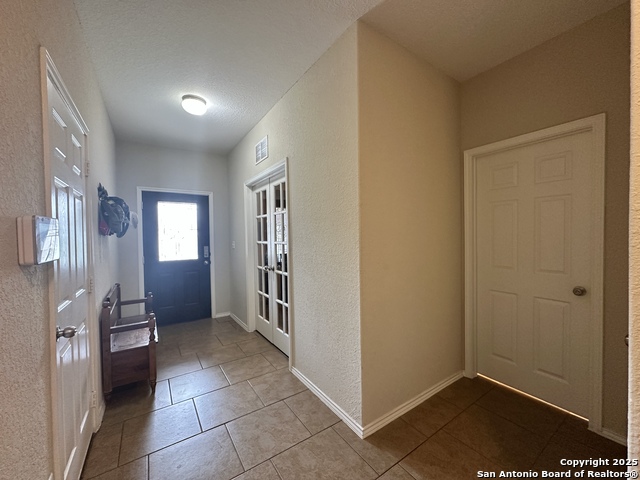 Listing photo id 4 for 8842 Silver City