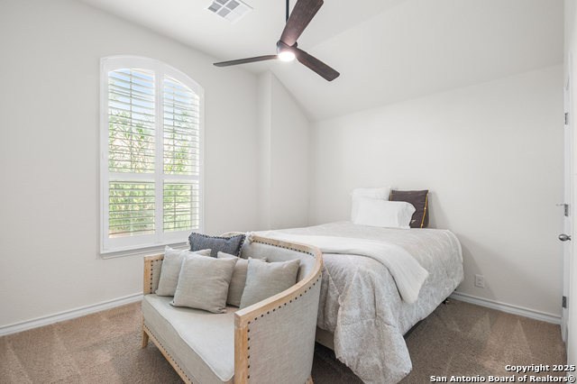 Listing photo id 10 for 101 Boulder Crk