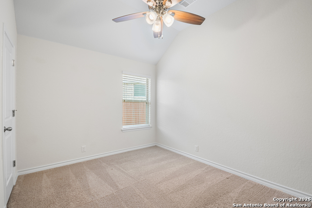 Listing photo id 12 for 101 Boulder Crk