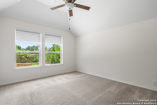 Listing photo id 15 for 101 Boulder Crk