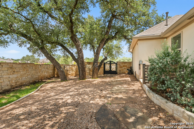 Listing photo id 25 for 101 Boulder Crk