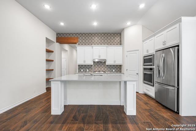 Listing photo id 4 for 101 Boulder Crk