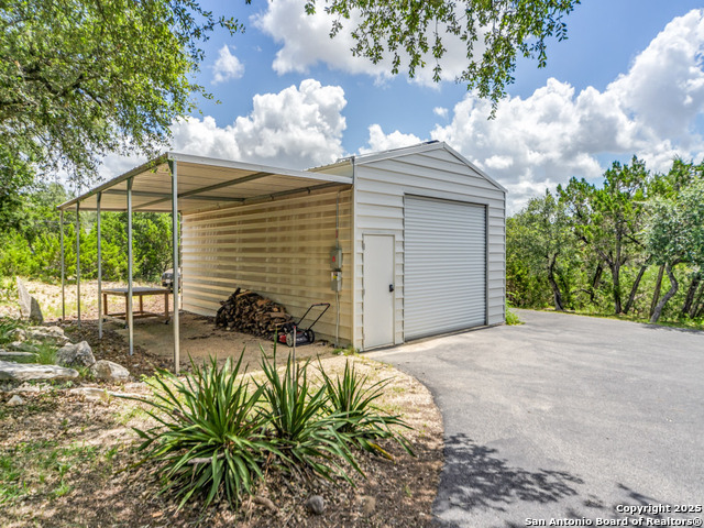 Image 11 of 30 For 2521 Bay Hill