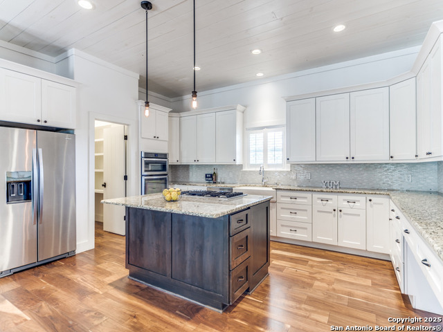 Image 18 of 30 For 2521 Bay Hill