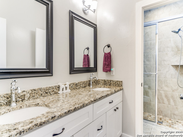 Image 22 of 30 For 2521 Bay Hill