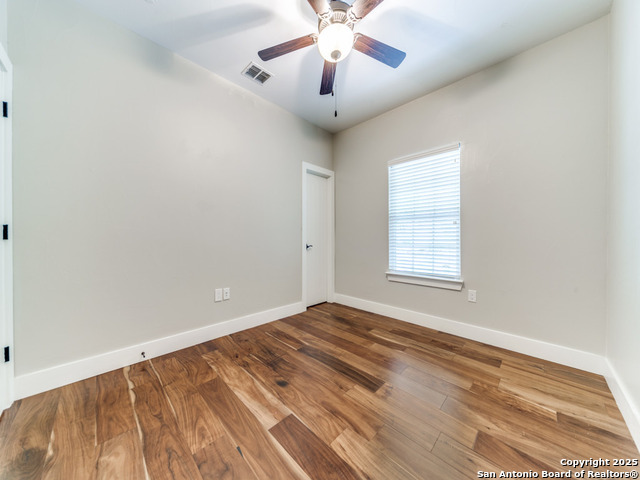 Image 23 of 30 For 2521 Bay Hill