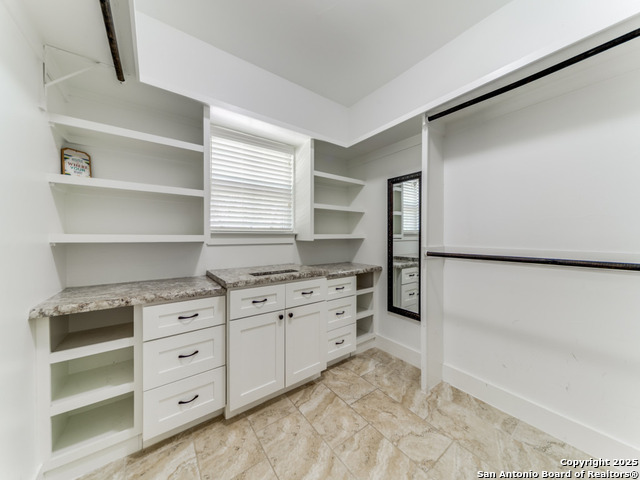 Image 9 of 30 For 2521 Bay Hill
