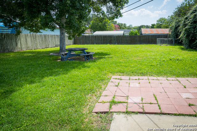 Image 13 of 15 For 803 Buchanan