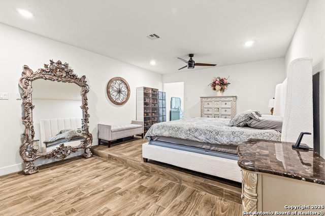 Image 17 of 29 For 3423 Northmoor
