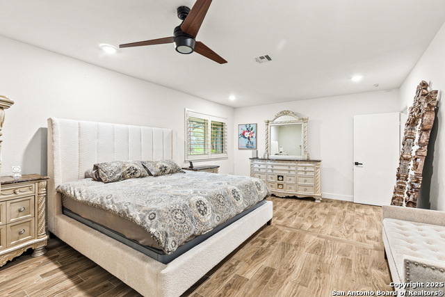 Image 18 of 29 For 3423 Northmoor