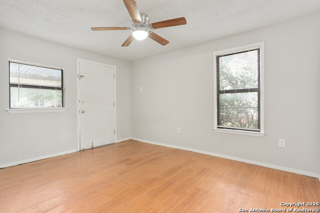 Image 11 of 18 For 411 Brooks Ave
