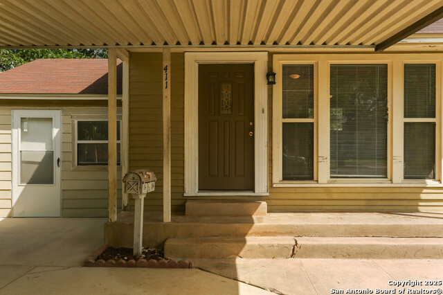 Image 3 of 18 For 411 Brooks Ave