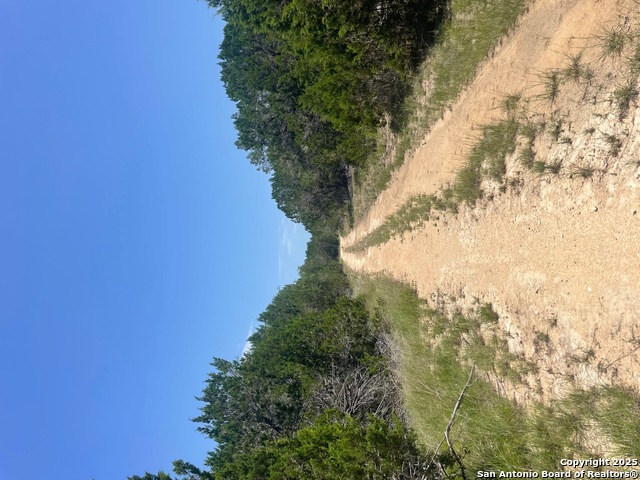 Listing photo id 5 for 4400 Whartons Dock