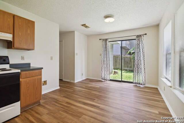 Image 11 of 25 For 8902 Breezefield