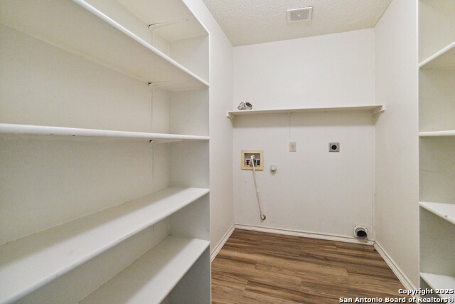 Image 13 of 25 For 8902 Breezefield
