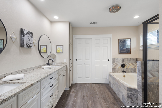 Image 12 of 29 For 21005 Hickory Bend
