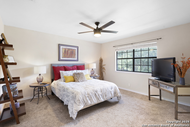 Image 17 of 29 For 21005 Hickory Bend